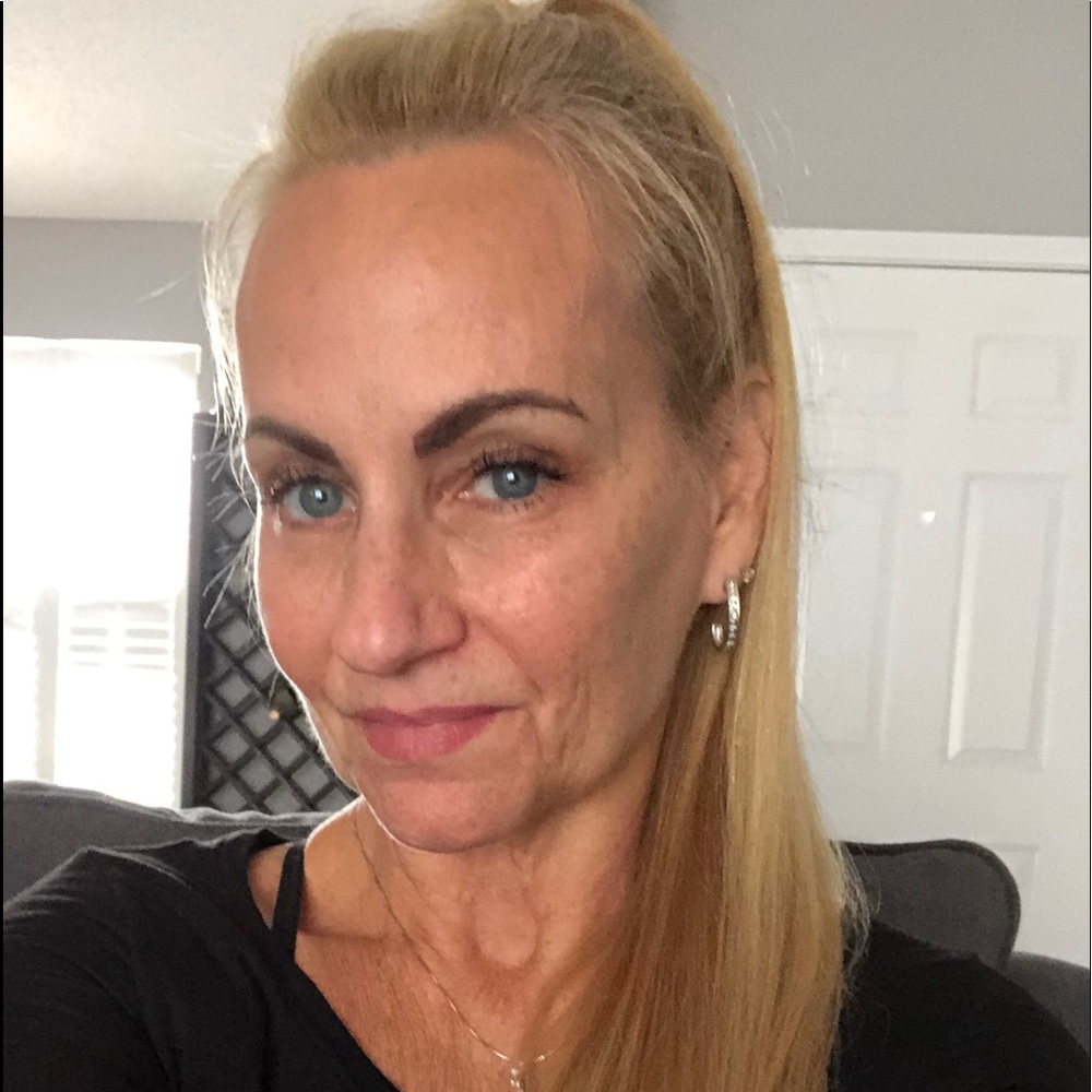 Meet your Posher, Suzanne